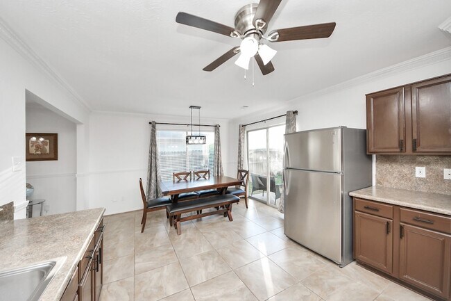 Building Photo - 20403 Blue Juniper Dr