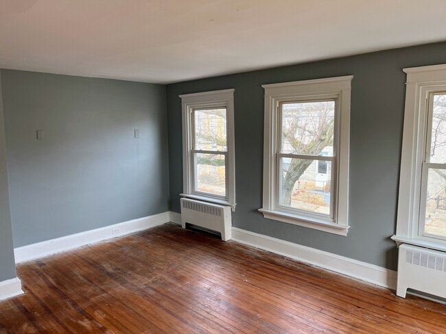 Building Photo - 544 King St