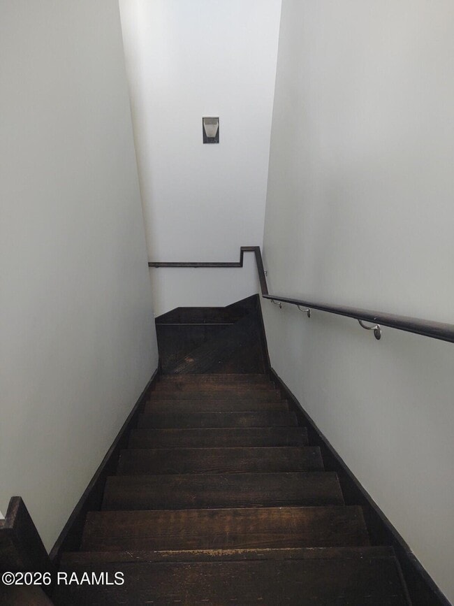 Building Photo - 206 Highland Oaks Ln