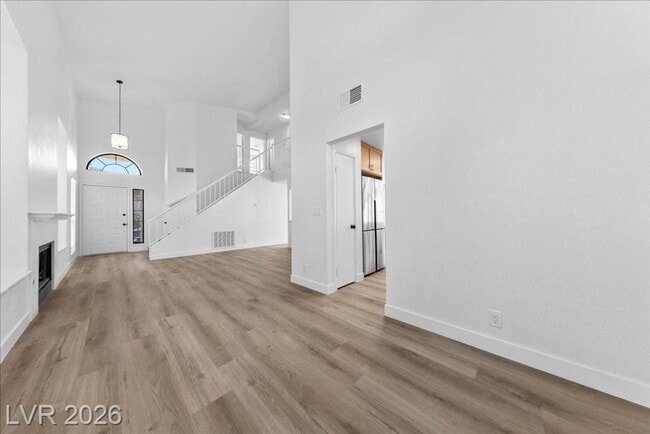 Building Photo - Beautifully 3 bedroom updated home located in the guard-gated Los Prados Golf Community!