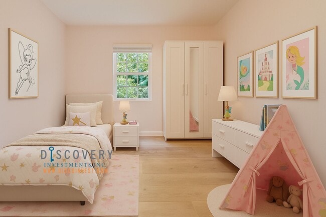 Building Photo - Your Ideal Modern Retreat with Enclosed Yard