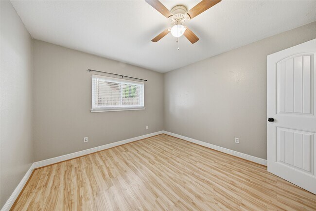 Building Photo - 13506 Spring Ct