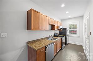 Building Photo - 2145 Kirkwood Ave