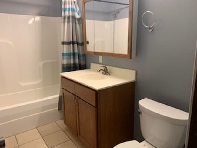 Building Photo - AVAILABLE NOW!