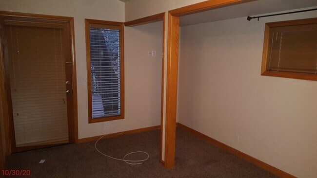 Building Photo - Spacious 4-Bedroom, 2-Bath Home ? Pet Frie...