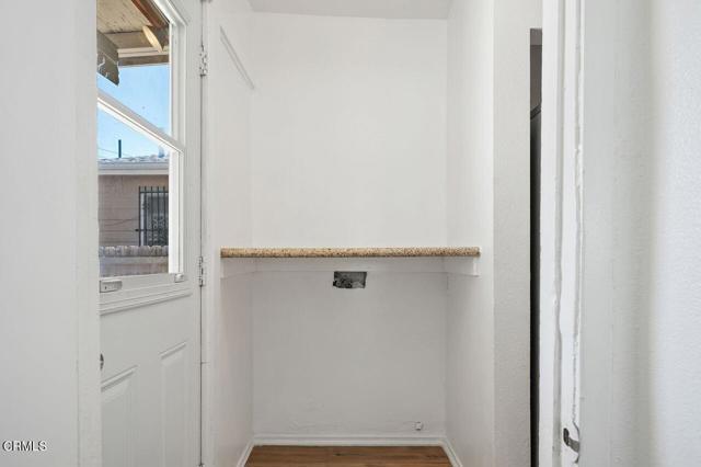Building Photo - 1418 W 69th St