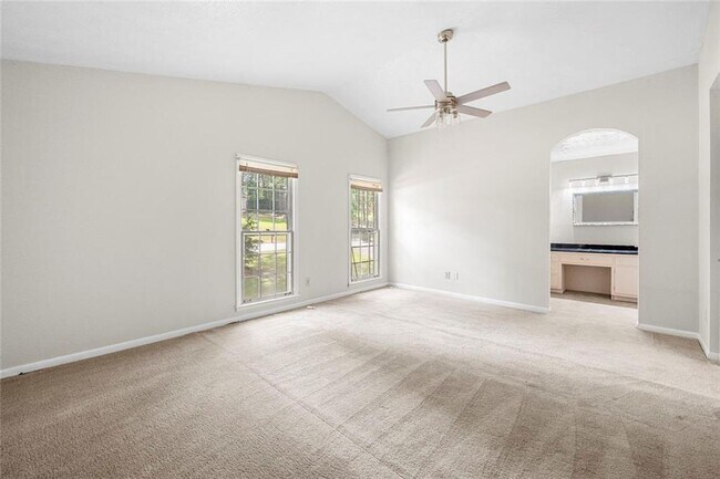 Building Photo - 4000 Pinehurst Pl