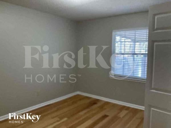 Building Photo - 8047 Queensferry Ln