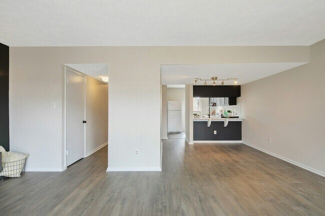Building Photo - 4604 Dow Ct