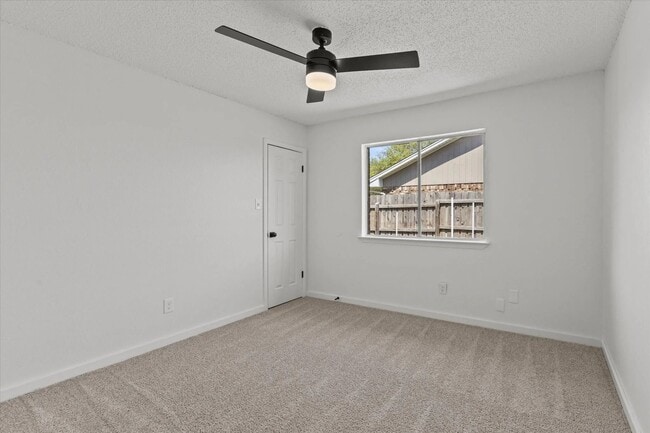 Building Photo - 5310 Vagas Dr