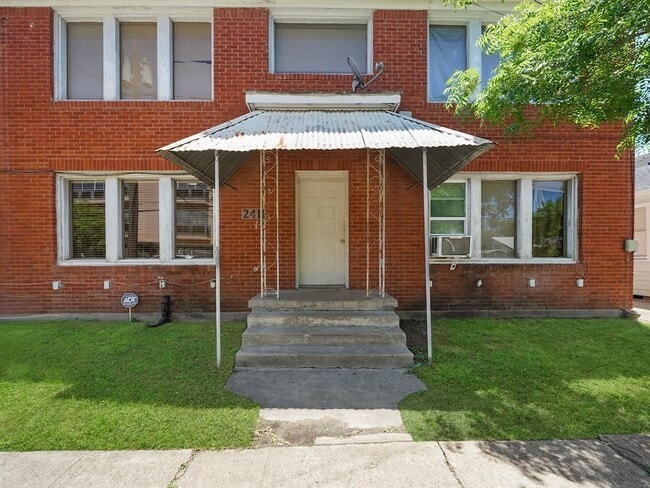 Building Photo - 2411 Dunlavy St