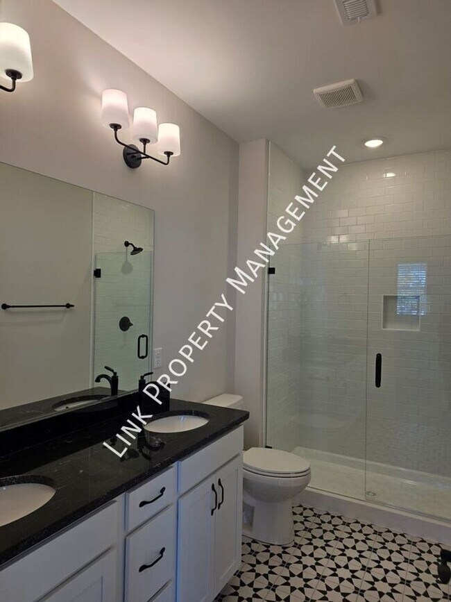 Building Photo - Brand New Townhome 3/3 Downtown near UTC and Erlanger