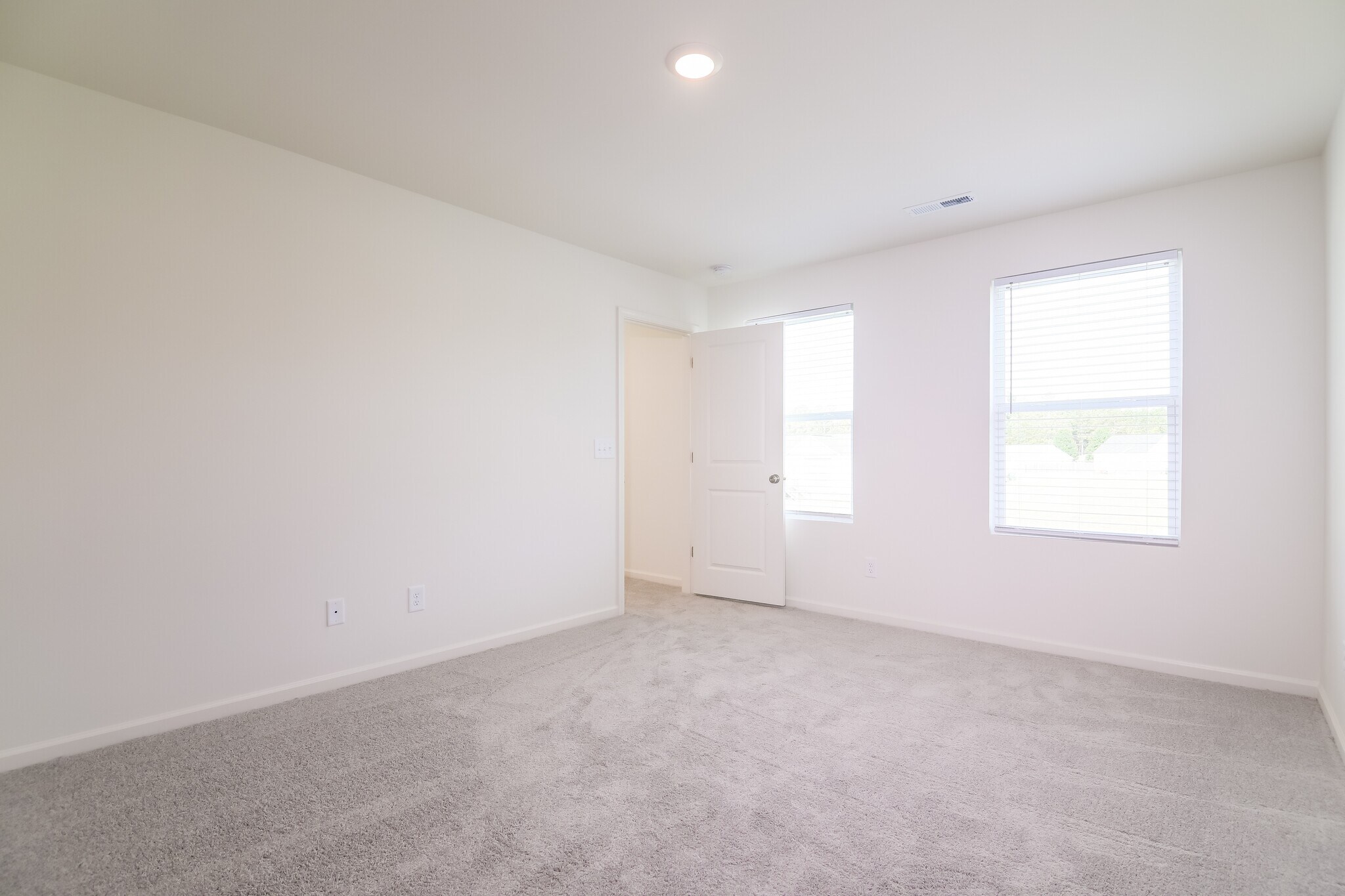 Building Photo - 2203 Samuel Ln