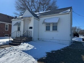 Building Photo - Main level house available for rent