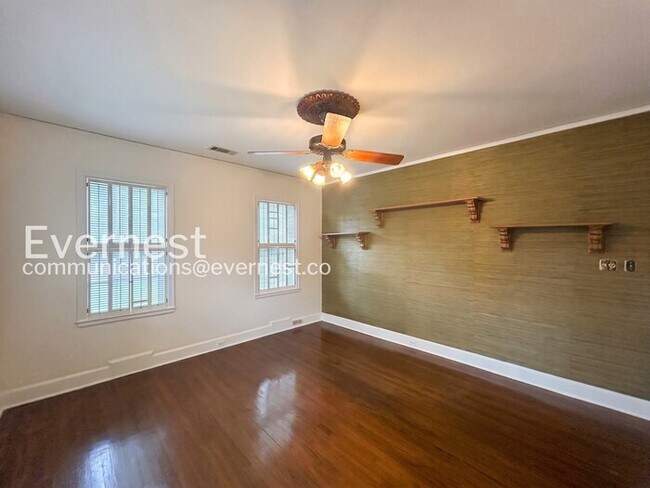 Building Photo - 756 S Willett St