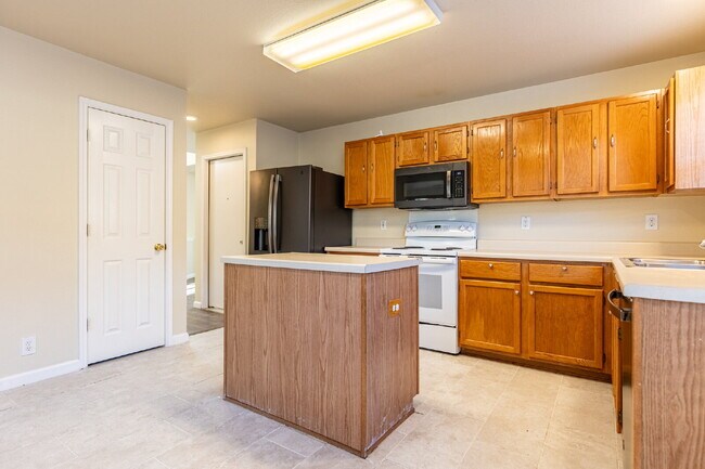 Building Photo - 5319 Stormy Breeze