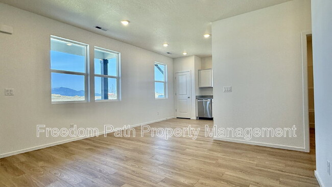 Building Photo - 5304 E Norma Ave