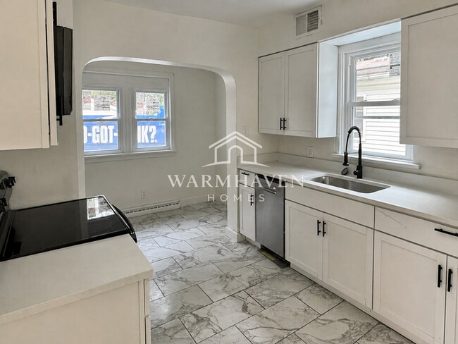 Building Photo - 801 Storer Ave