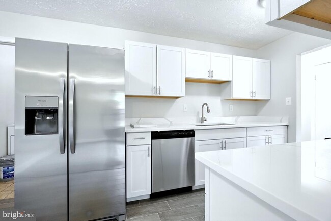 Building Photo - 3295 Jesmond Ct