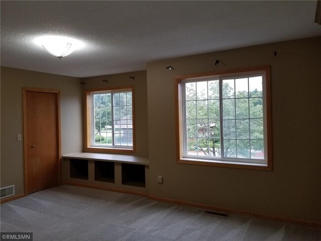 Building Photo - 949 Old Steine Cir