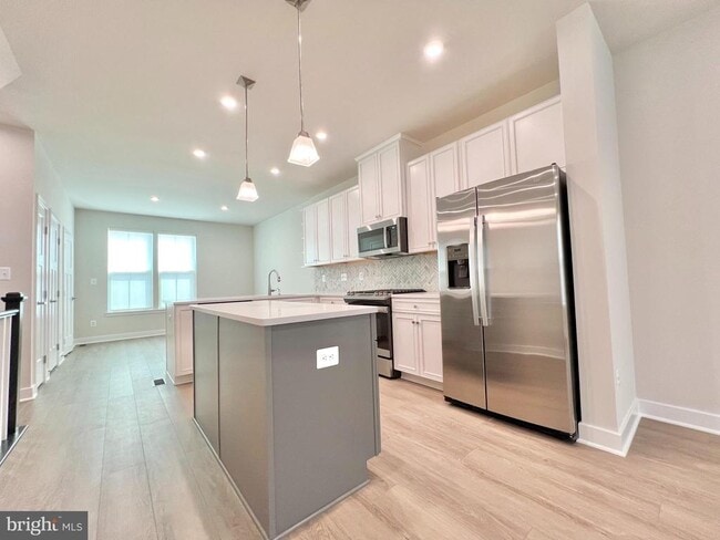 Building Photo - 4322 Ellipse Ter