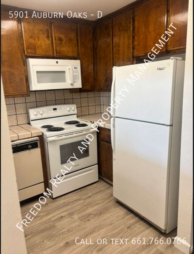 Building Photo - 5901 Auburn Oaks Dr