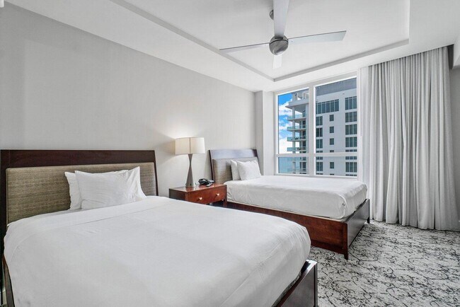 Building Photo - 3800 N Ocean Dr