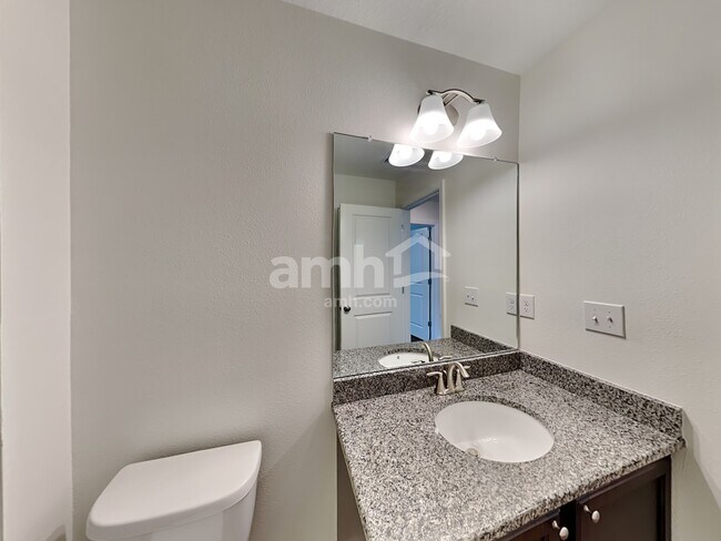 Building Photo - 926 Walden Woods Dr