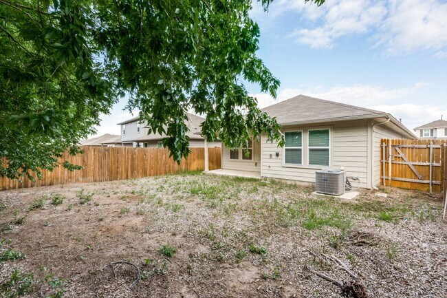Building Photo - 250 Granary Dr