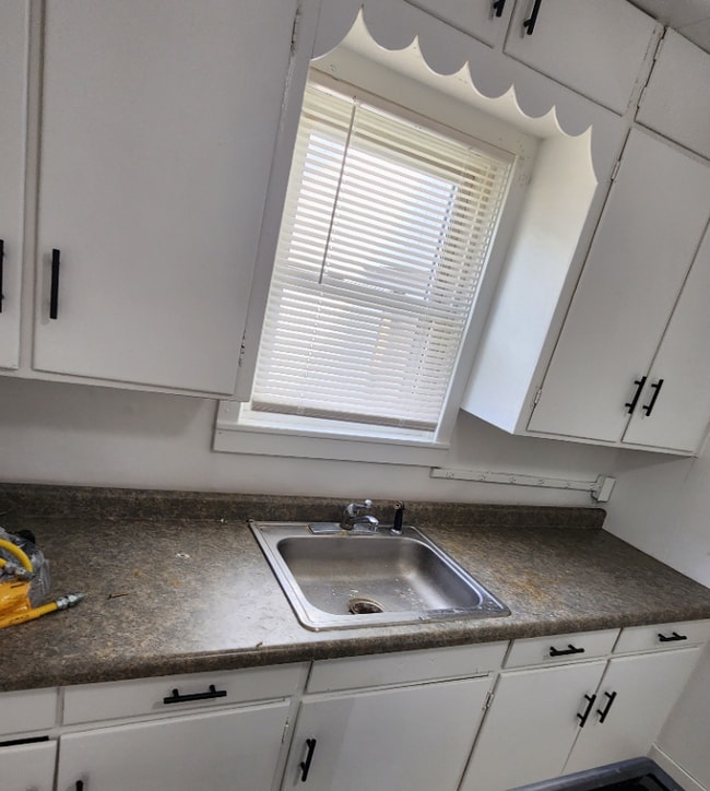 Building Photo - 612 6th St SW