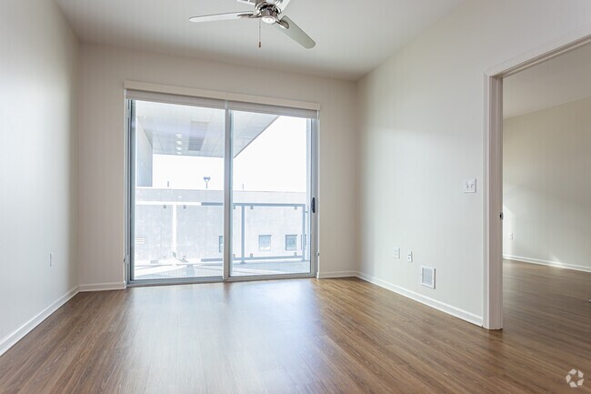 1BR, 1BA - 829SF - Onyx Residences