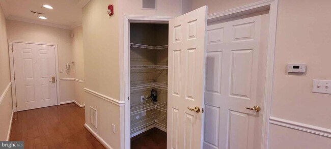 Building Photo - 515 Highland Ests