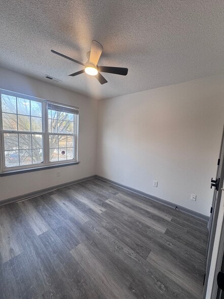 Building Photo - 3001 Corinth Ln