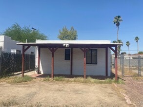 Building Photo - 4091 N Fremont Ave