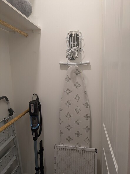 Building Photo - 8879 E Friess Dr