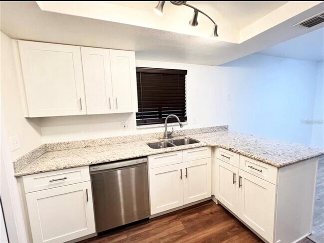 Building Photo - 1336 Bramblewood Dr