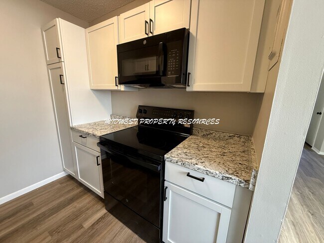 Building Photo - STUDIO Apartment Available