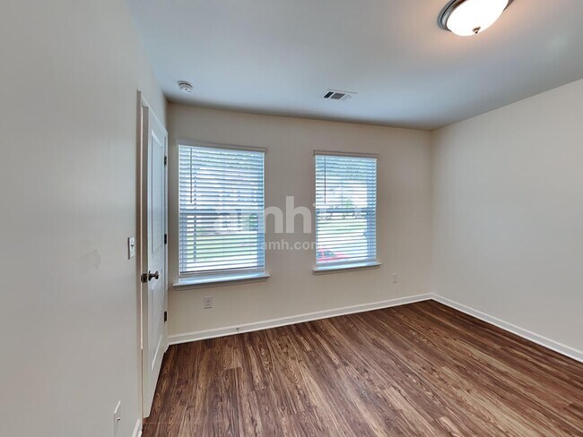 Building Photo - 73 Shelby Ct