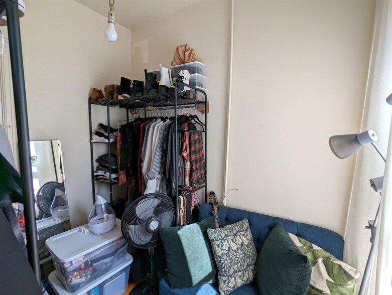 Building Photo - 12 Evergreen Square