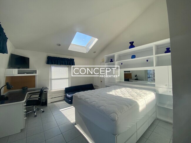 Building Photo - 79 Harvey St