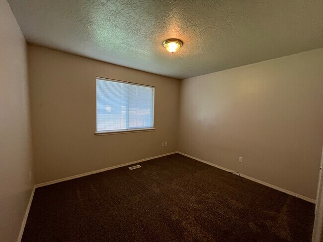 Building Photo - 16847 Bayou Way