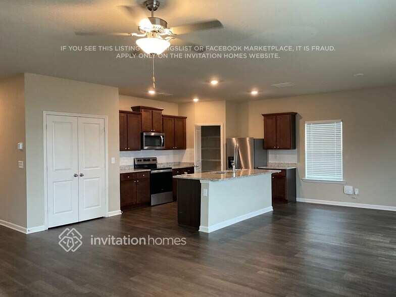 Building Photo - 112 Foley Dr