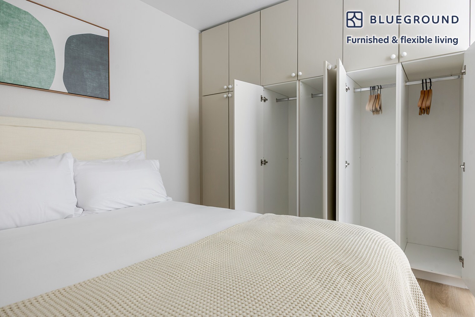 Building Photo - 200 Mesnager St