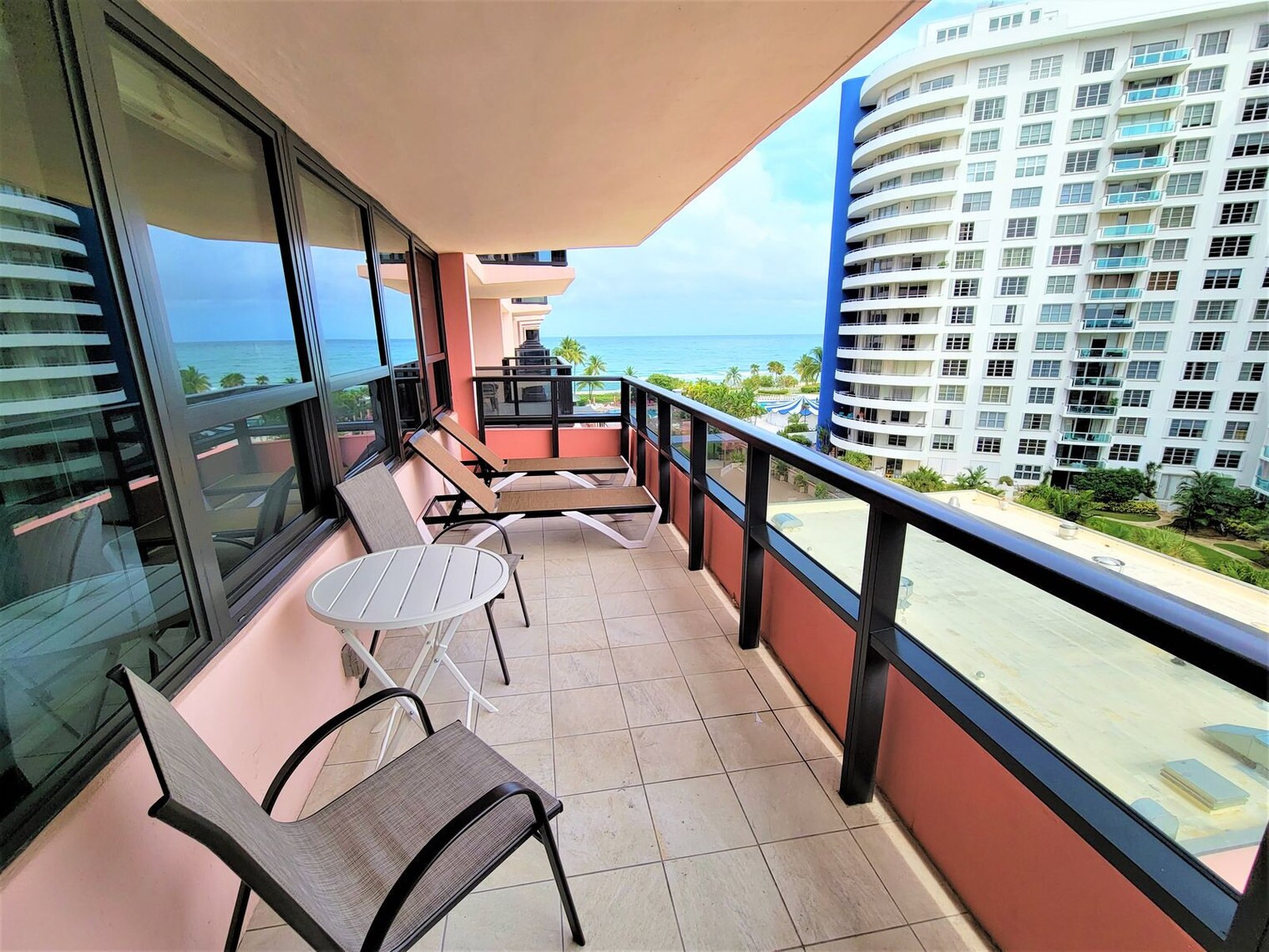 Building Photo - 5225 Collins Ave