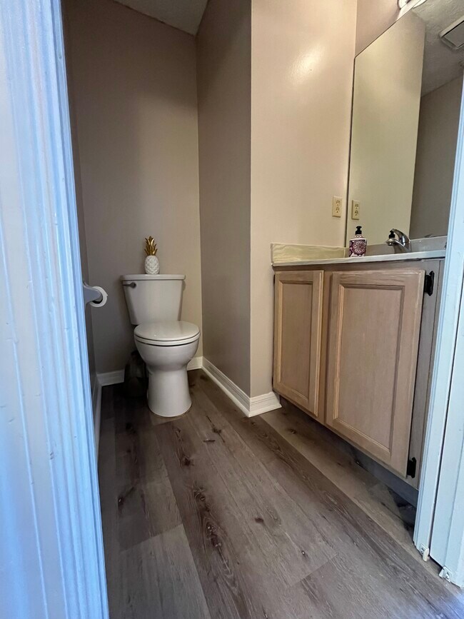 Building Photo - 1580 SW Crossing Cir