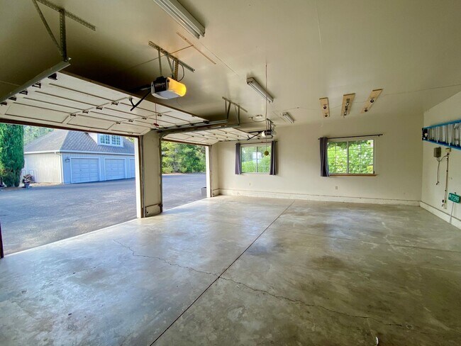 Building Photo - 17299 Deer Park Rd