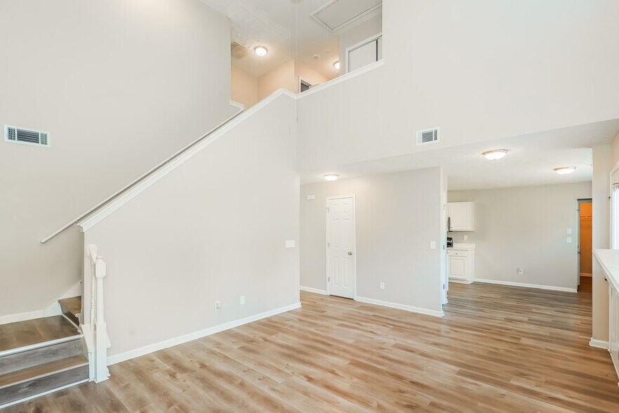 Building Photo - 10841 Paladin Dr