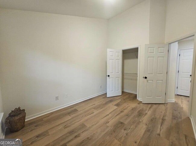 Building Photo - 619 Kenridge Way