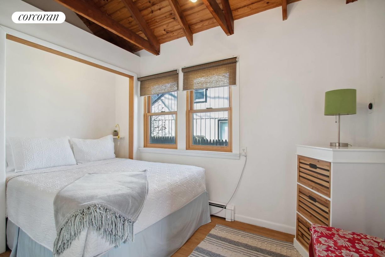 Building Photo - 56 Pine Neck Ave