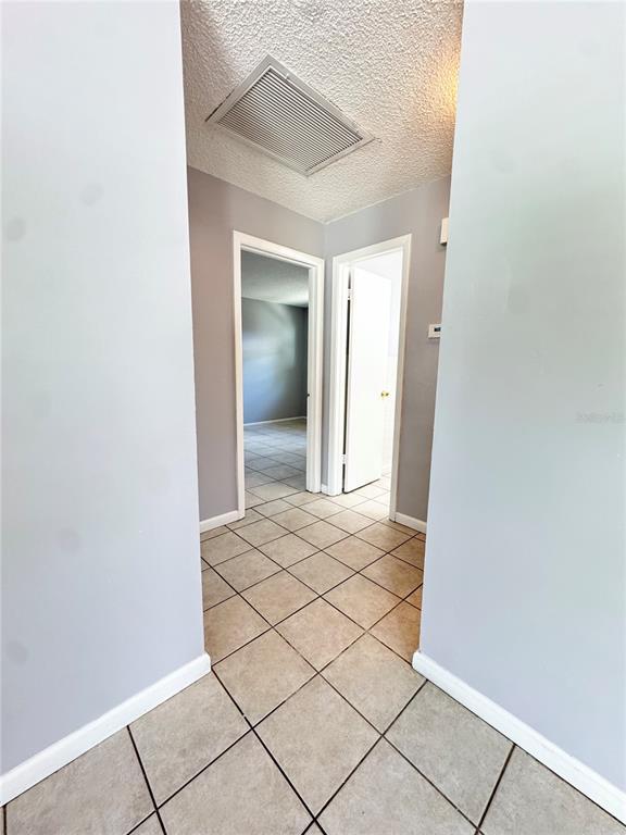 Building Photo - 813 Lake Palms Dr